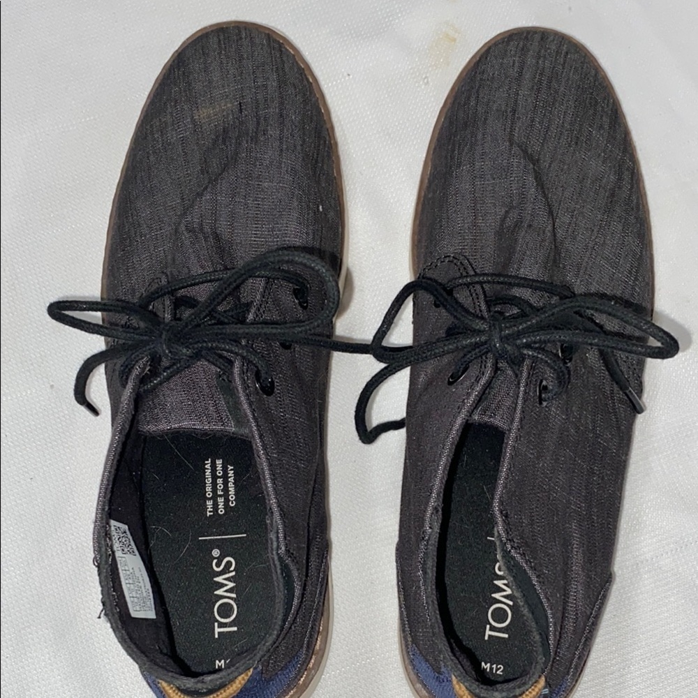 Toms‎ MENS Size 12 Black Chukka style boots lace up Sleek and VersatileEUC CLEAN